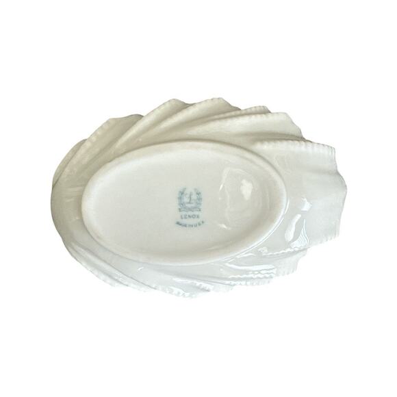 Lenox Vintage Acanthus Leaf Cream Porcelain Small 6” Bowl - Picture 7 of 10